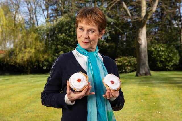 Calendar Girls actor Celia Imrie recreated her famous “bigger buns” scene from film Calendar Girls to help launch the charity raffle.