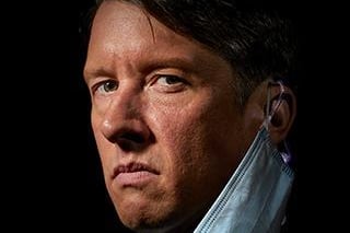 After months stuck in lockdown, Jonathan Pie returns to the road to discuss how corona has changed the world... and his career prospects. Jonathan Pie is the exasperated News Reporter whose videos have been seen across the world.