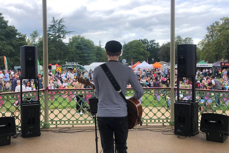 Jack Read playing live from the bandstand.