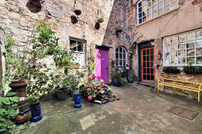 The courtyard has plenty of space for relaxing and for alfresco dining and entertaining on warm summer nights.
