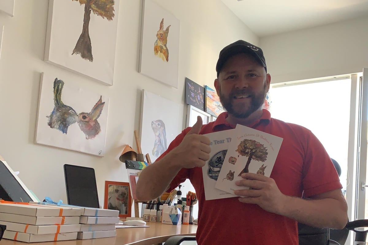 Artist relaunches his books in a shop in Berwick