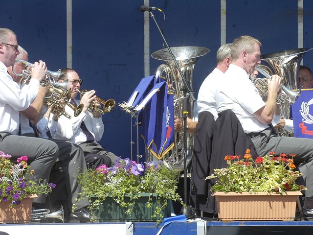 Band musicians entertain the crowds.