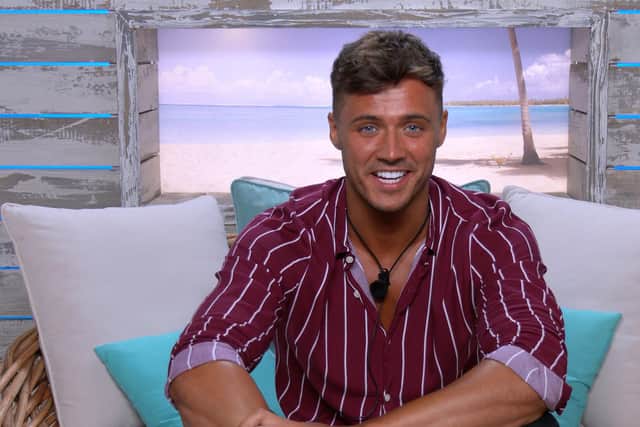 Brad discusses his kiss in the Love Island hut.