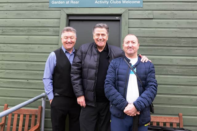 Cliff Thornburn with secretary Keith Green (left) and Paul Rinaldi who helped to arrange the day (right).