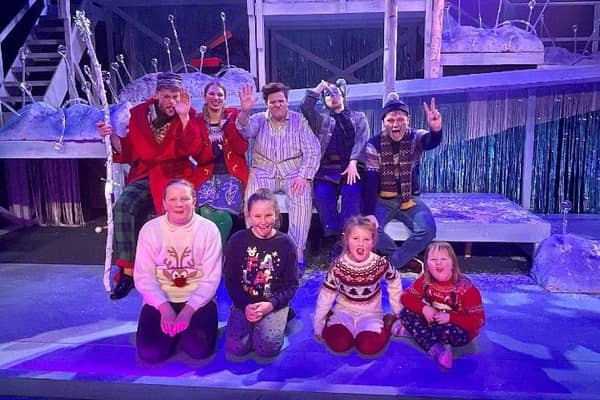 The cast from Remarkable Robin’s Christmas Adventure joined by students from St Paul's Catholic Primary School in Alnwick.