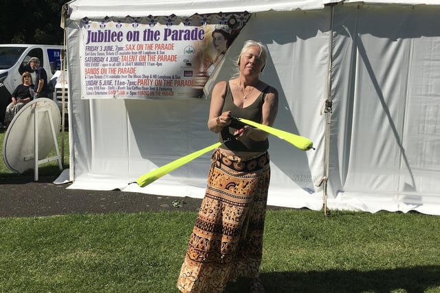 Melanie McWilliam entertained visitors with her swinging performance!