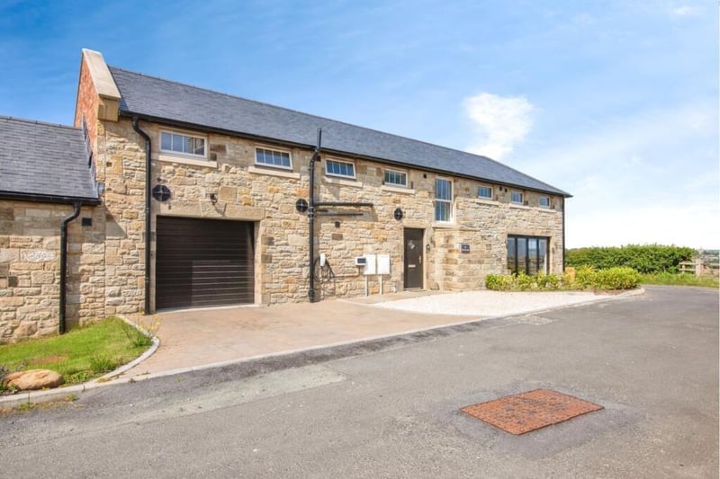 The Sea Barn: Luxury Northumberland home with castle and sea views for ...