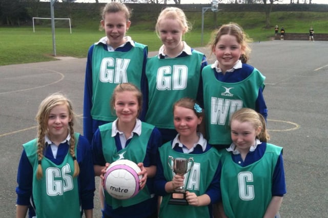 Berwick Middle School year 7 girls netball team in 2011.