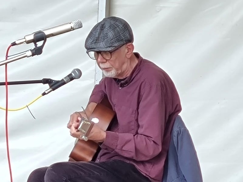 Rod Clements of Lindisfarne fame played.