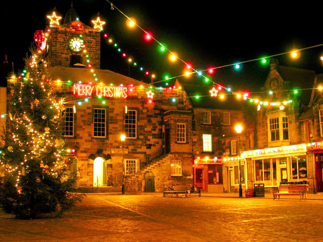 ALNWICK CHRISTMAS LIGHTS 2004