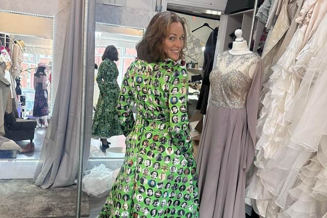 Alex receives MBE from Prince William wearing special dress paying ...