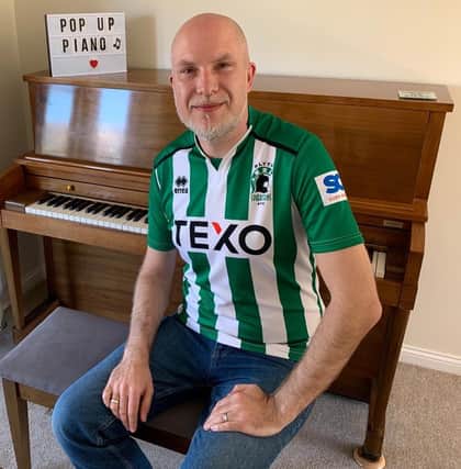 Mark Deeks is putting his piano skills to good use by raising money for the NHS.