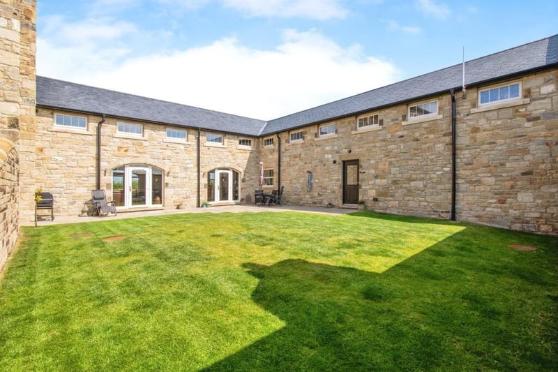 The Sea Barn: Luxury Northumberland home with castle and sea views for ...