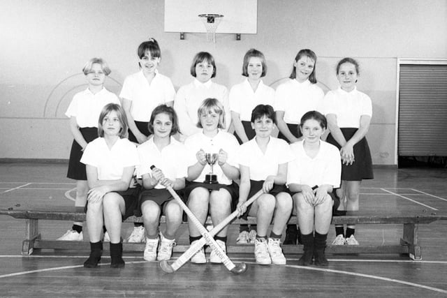 Glendale Middle School hockey team, 1993.