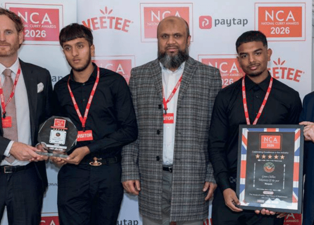 Takeaway of the Year award being presented by Mayor of Swanley Council, Cllr Michael Horwood and Category Manager VEETEE Group Dave Murphy to Green Chillies.