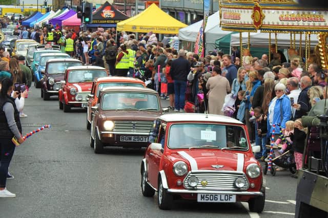 Classic cars pictured during the 2022 Morpeth Fair Day parade. Picture by Anne Hopper.