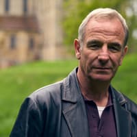Robson Green praises Seahouses fish and chips while filming BBC crime drama