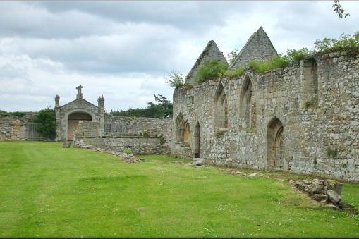 Hulne Priory, near Alnwick, gets a 4.7 rating.