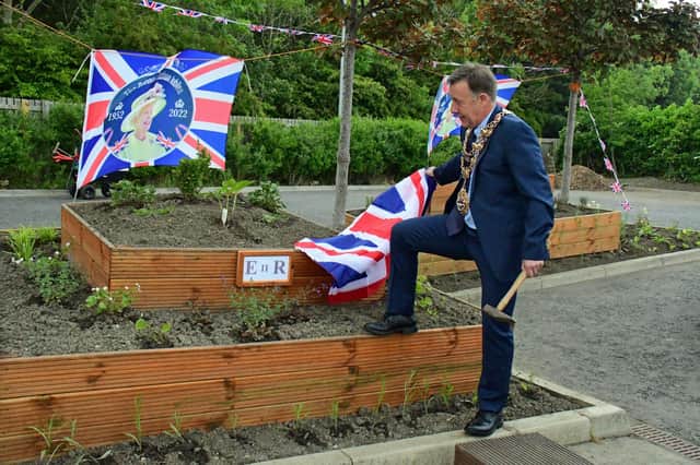 Blyth Town Council Mayor Cllr Warren Taylor officially opens the new jubilee garden created by the Friends of Crofton Field.