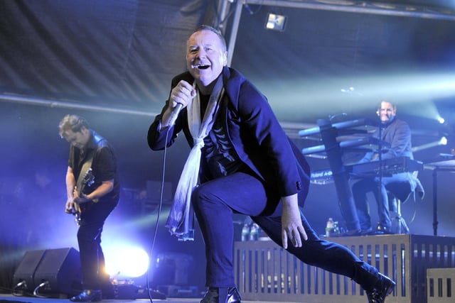 Jim Kerr and Simple Minds' setlist at Alnwick was: 1. Waterfront; 2. Broken Glass Park; 3. Love Song; 4. I Travel; 5. Imagination; 6. Hunter and the Hunted; 7. Promised You a Miracle; 8. Glittering Prize; 9. The American; 10. Dancing Barefoot (Patti Smith Group cover); 11. Dolphins; 12. Let the Day Begin (The Call cover); 13. Someone Somewhere in Summertime; 14. See the Lights; 15. Don't You (Forget About Me).
Encore: 16. Alive and Kicking; 17. Ghost Dancing.