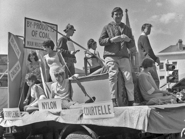 Do you recognise anyone on this float?