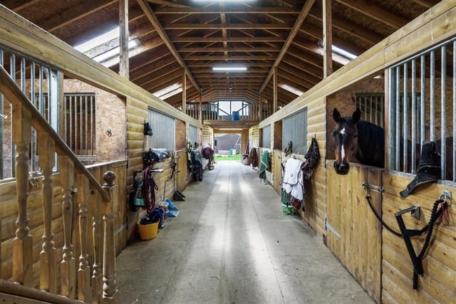 In total there are 25 stables in a convenient layout to split commercial and personal use.