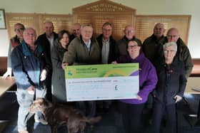 Lesbury Onion Club has donated £400 to HospiceCare North Northumberland.