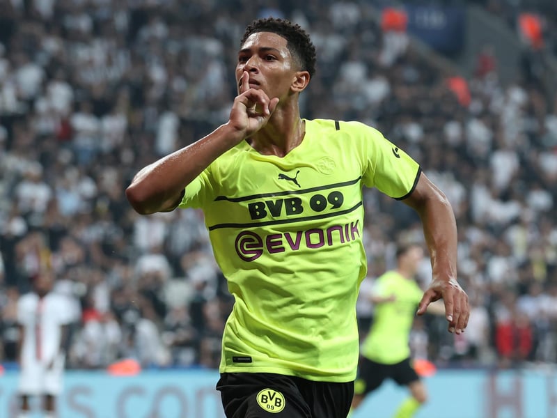 Manchester United have been tipped to win the race to sign Borussia Dortmund wonderkid Jude Bellingham, ahead of the likes of Chelsea, Liverpool and Man City. He's gone from strength to strength since joining his current club in a £25m from Birmingham City in 2020. (ESPN)