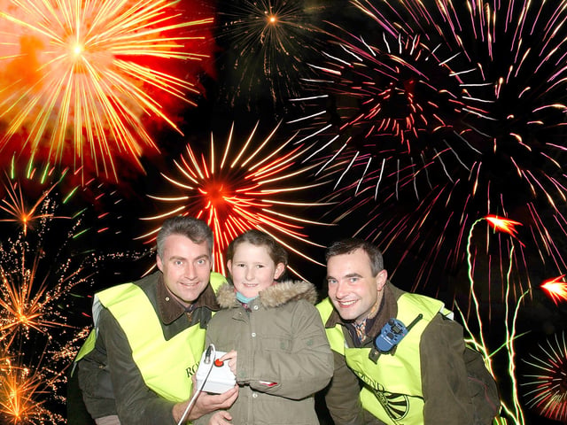 FIREWORK DISPLAY AT ALNWICK ORGANISED BY ALNWICK ROUND TABLE AND SWITCHED ON BY MEGAN LOWES