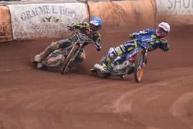 It's another big weekend for Bandits' skipper Leon Flint, pictured battling with Scott Nicholls. Picture: Nia Martin