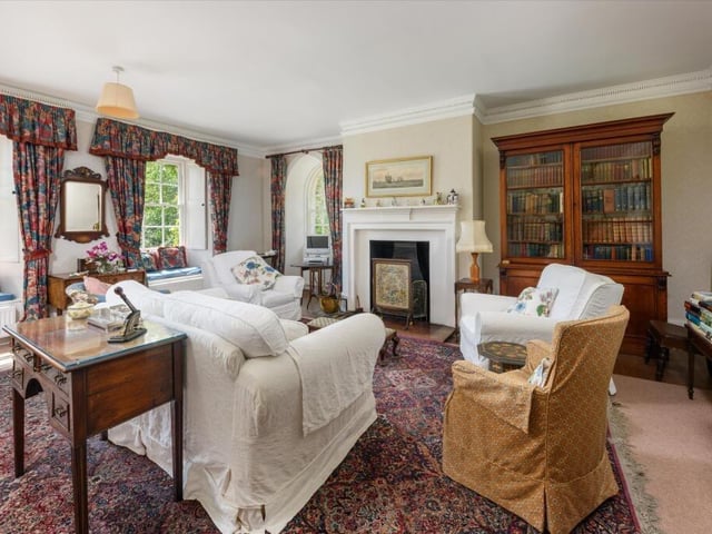 A second sitting room.