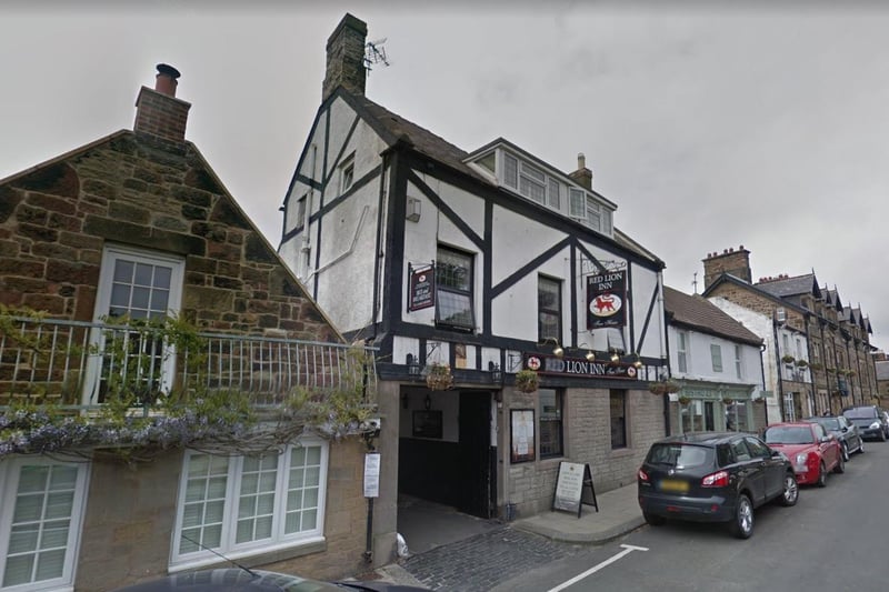 A stone-built coaching inn featuring a mock-Tudor first floor. Refitted in the 1950s.
