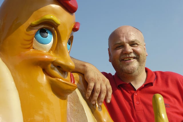 The Hollywood Diner burger man made a return in 2008 after his sausage mascot was rugby-tackled and damaged at the Magic of the 80s concert in 2007. Here he is pictured with his new model.