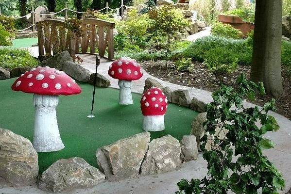 The crazy golf course at Alnwick Garden is great fun for all the family. It costs £4.80 per adult and £3.80 per child, and the course has 18 holes.