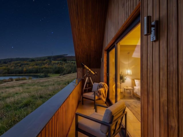 The countryside setting offers great potential for stargazing.