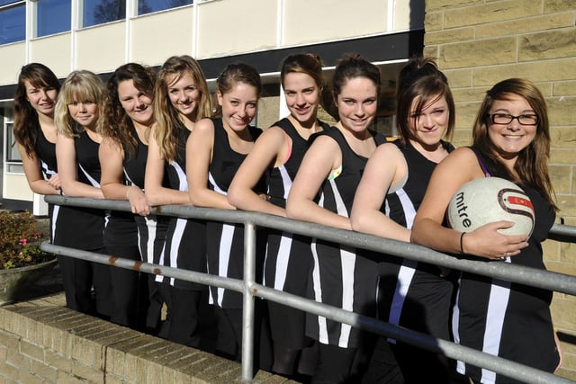 The Duchess's High School Under 16 netball team in 2010.
