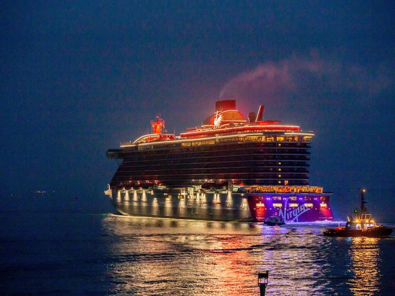 Scarlet Lady leaves Portsmouth for the final time