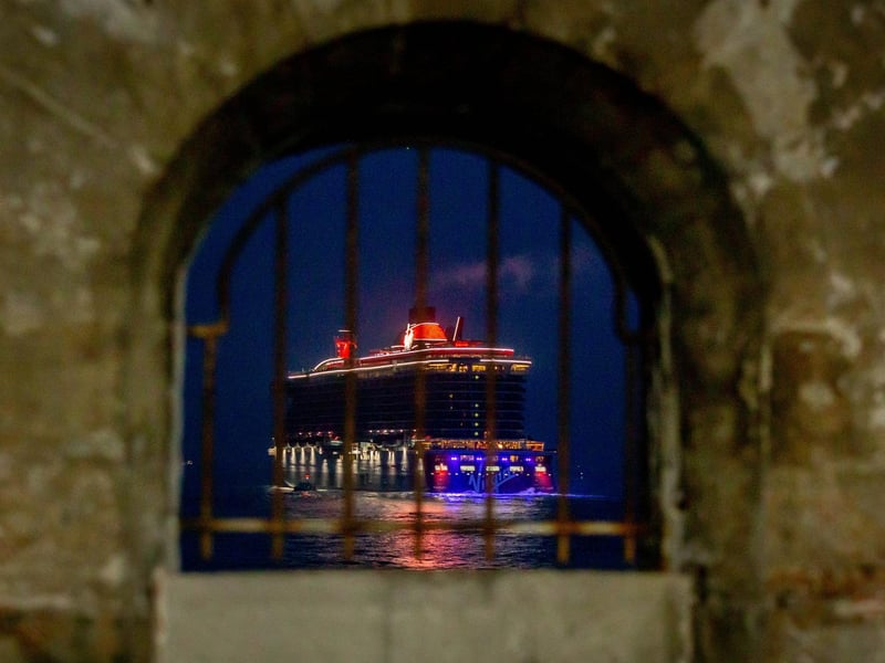 Scarlet Lady leaves Portsmouth