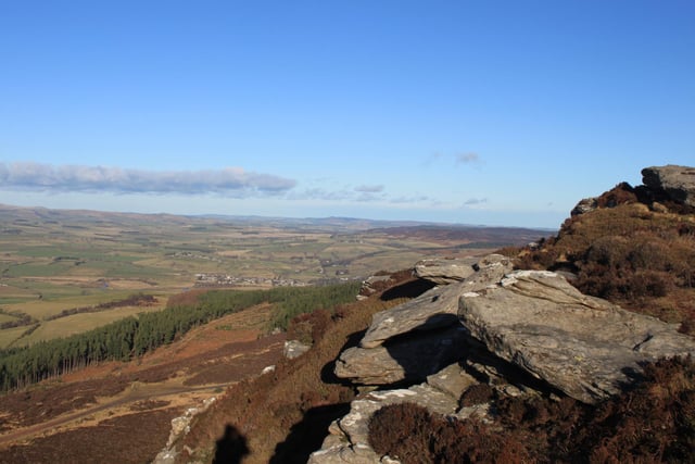 Located in the Northumberland National Park, the Simonside Hills offer some of the most picturesque views in the region. The heather moorlands turn into a sea of purple in late summer, making for a fantastic autumn landscape. There are several trails to choose from, with varying levels of difficulty.
https://planwatchwalk.guide/simonside-hills-circular-in-the-northumberland-national-park/