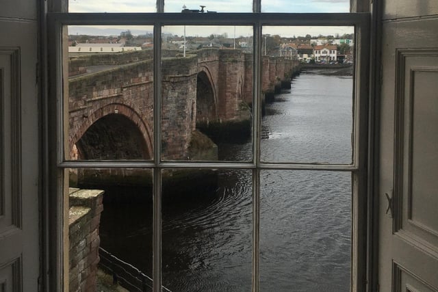 Berwick House offers superb views over Berwick’s iconic 400-year-old bridge.