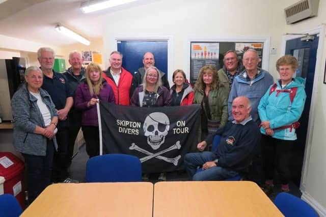 Skipton Dive Club members with Colin Banks and Ian Clayton from Seahouses RNLI.