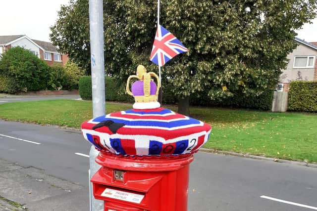 A knitted tribute to the late Queen Elizabeth II has appeared on a postbox at the top of Spelvit Lane in Morpeth.