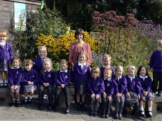 Anne-Marie Grimes with Ash reception class at Swansfield Park First School in Alnwick.