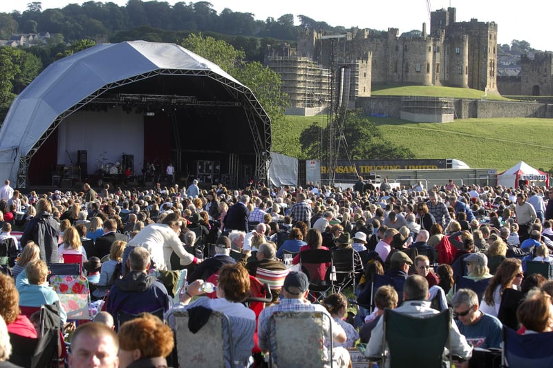 Jools Holland  2010 concert in the shadow of Alnwick Castle.