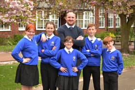 Glen Bird and five Berwick Middle School pupils. Picture courtesy of Phototronics.