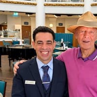 Cricket legend praises fish and chip restaurant on visit to the North East