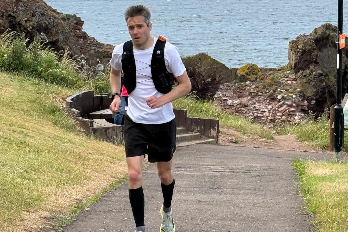 Belford runner sets new record in 100-mile race from Bamburgh to Edinburgh