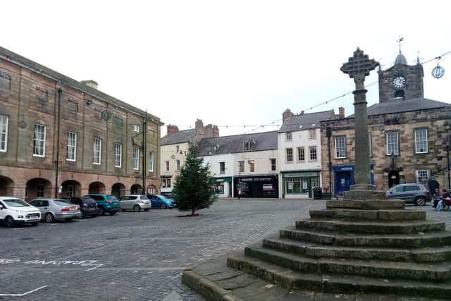 Decorations and the Christmas tree have been installed in Alnwick Market Place ahead of a silent switch on.