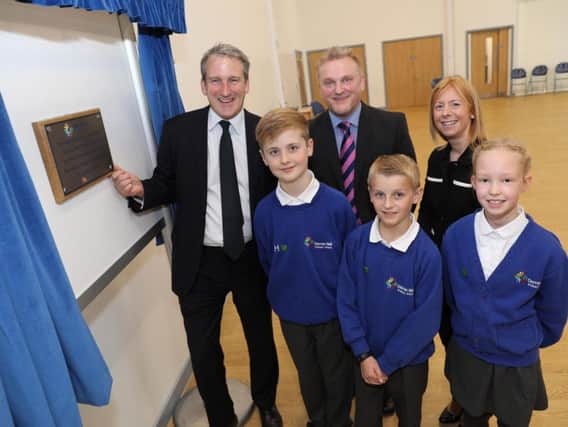 Education Minister Damian Hinds and Coun Wayne Daley at the new Darras Hall Primary School with headteacher Victoria Parr and head students Laurence Hattaway, Adam Secker and Charlotte Courtney.