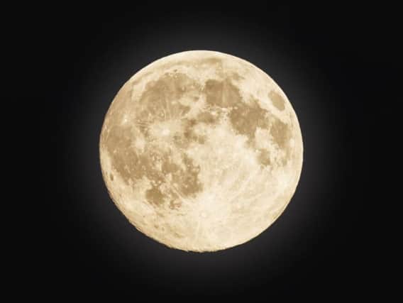 Supermoon set to rise